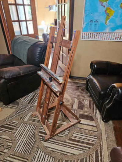 Wooden Easel picture #1