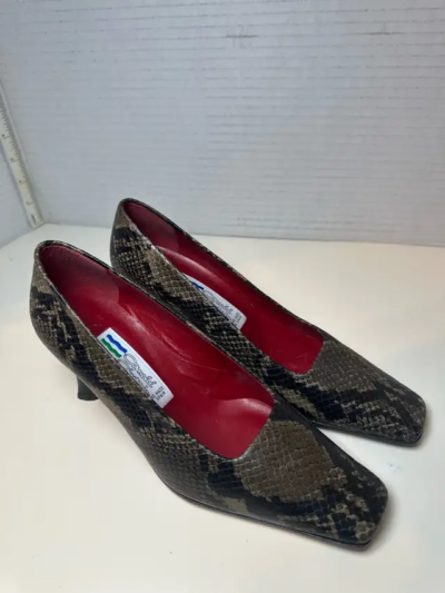 Kitten Heel picture #1