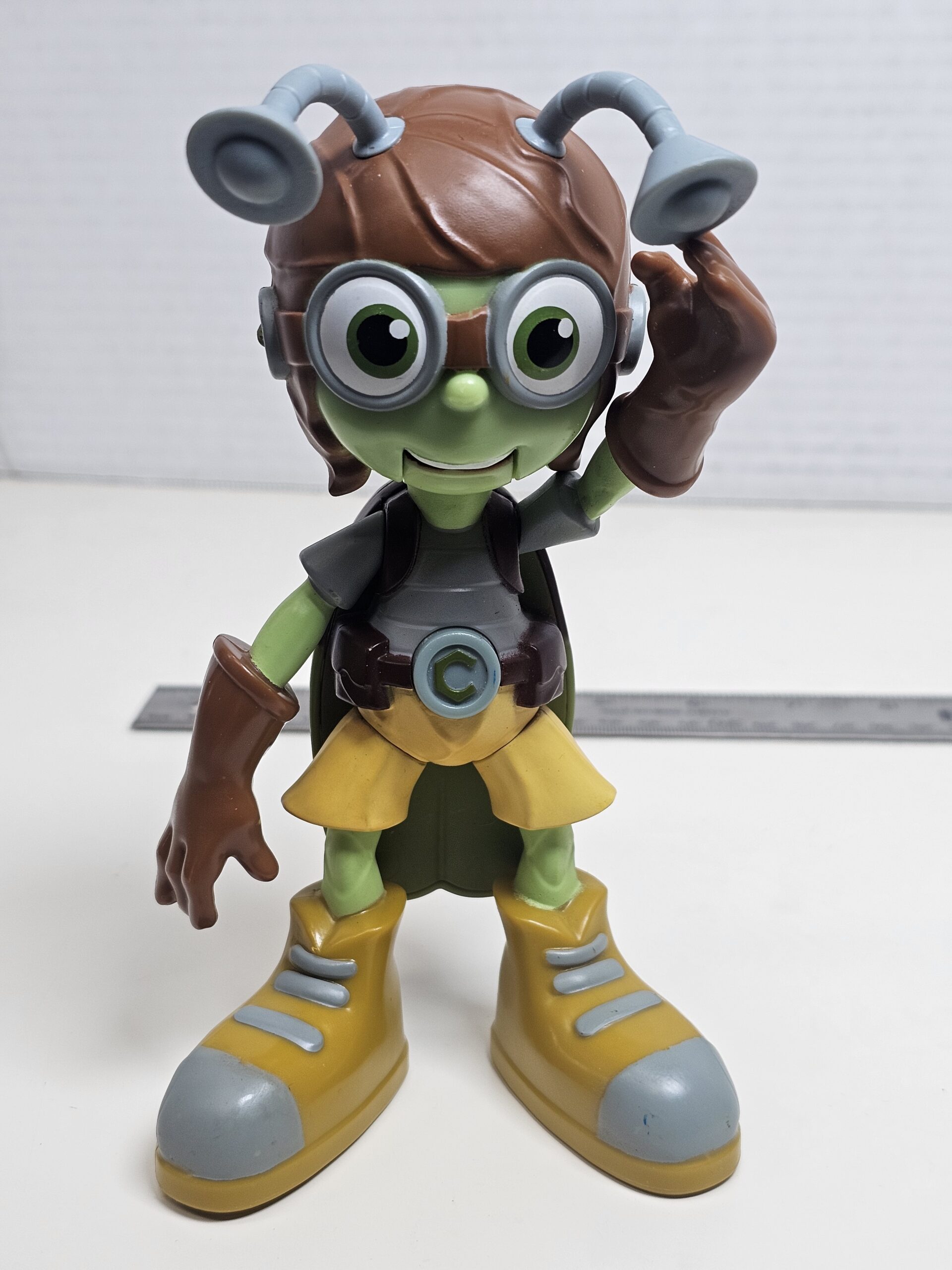 Fun Interactive Green Alien Toy Figure with Light-Up Feature - product image 3