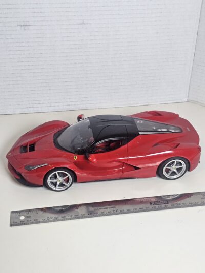Ferrari LaFerrari Red Diecast Model Car 1:14 Scale - product image 1