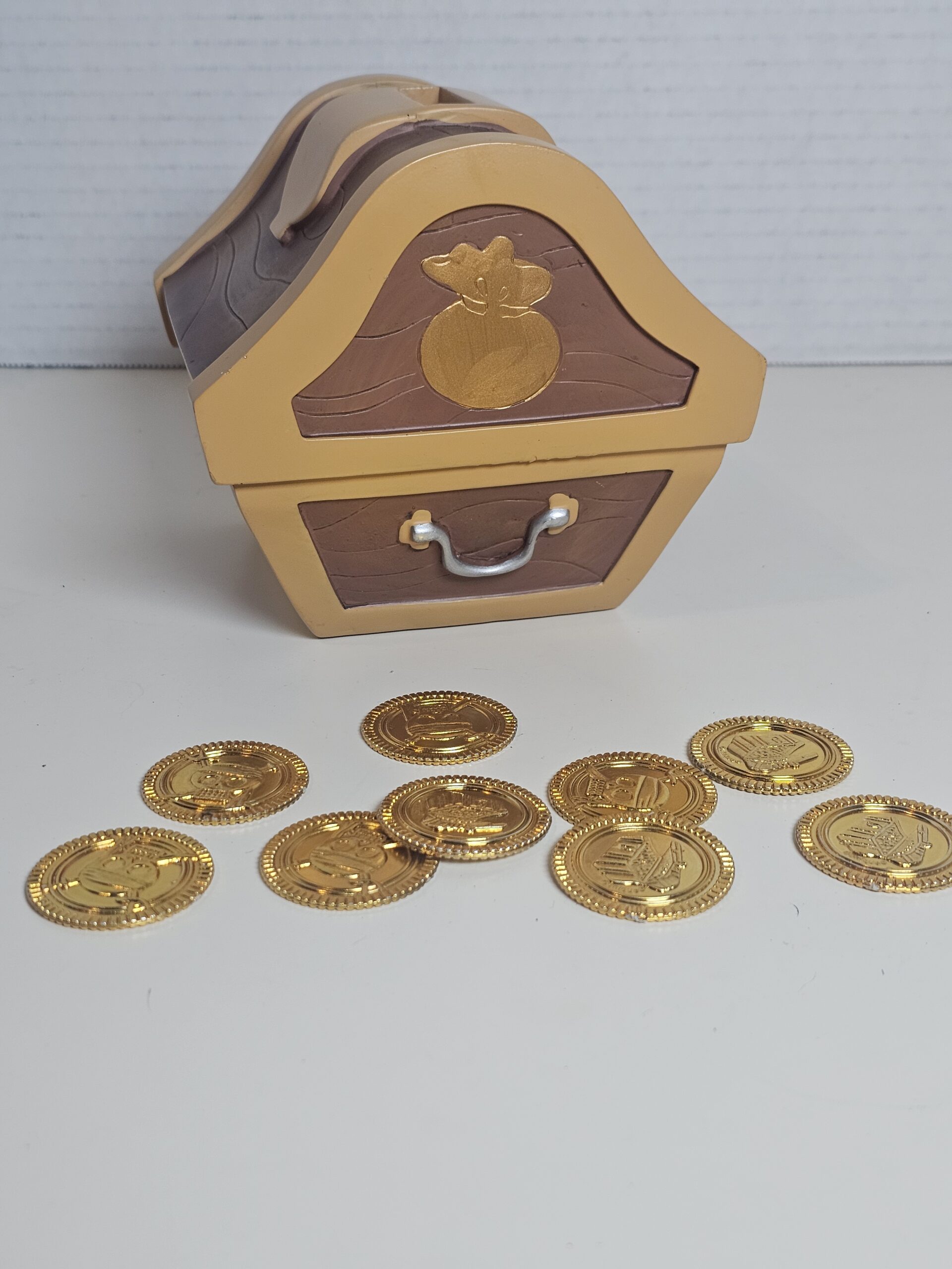 Disney Jake and the Never Land Pirates Treasure Chest with Coins - product image 4