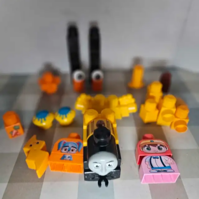 Bag of 100 Mega Bloks + Bonus pieces pictured picture #1