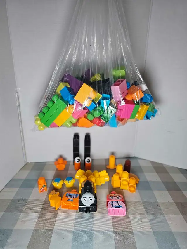 Bag of 100 Mega Bloks + Bonus pieces pictured picture #5