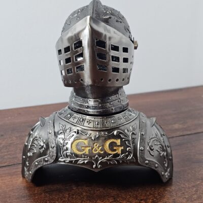 G&G Knight Armor Bust Statue with Intricate Detailing - product image 1