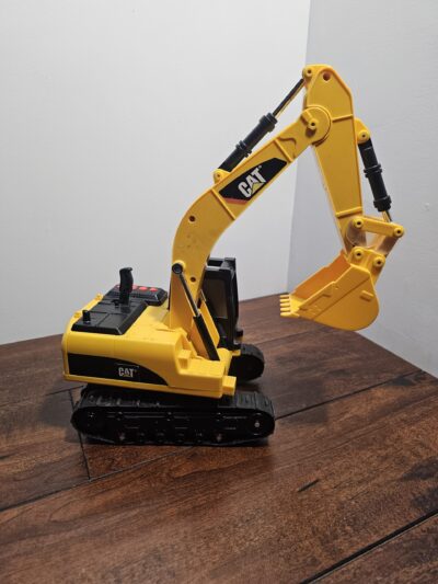 CAT Construction Toy Excavator - Realistic Yellow Digger - product image 1