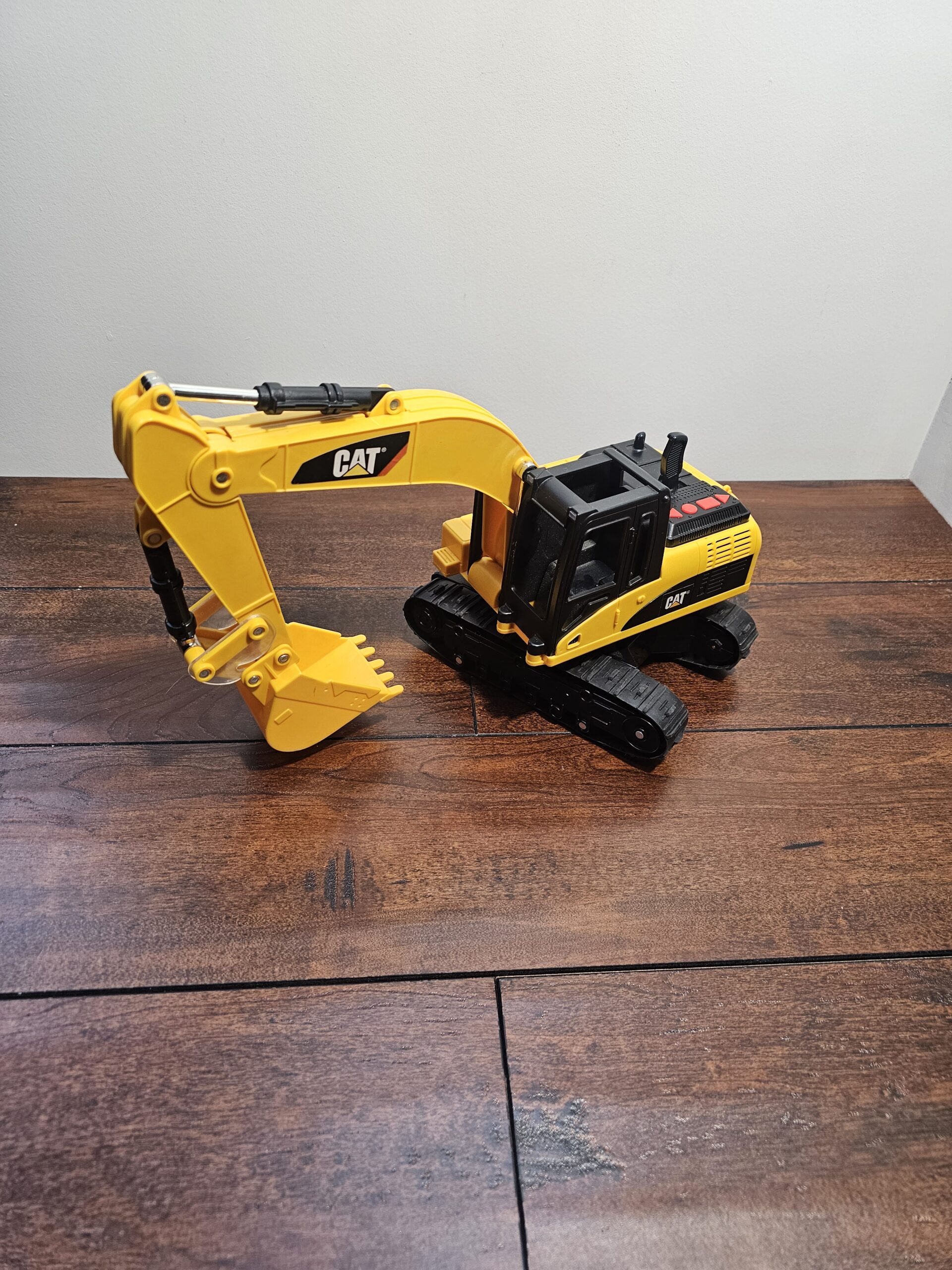 CAT Construction Toy Excavator - Realistic Yellow Digger - product image 2