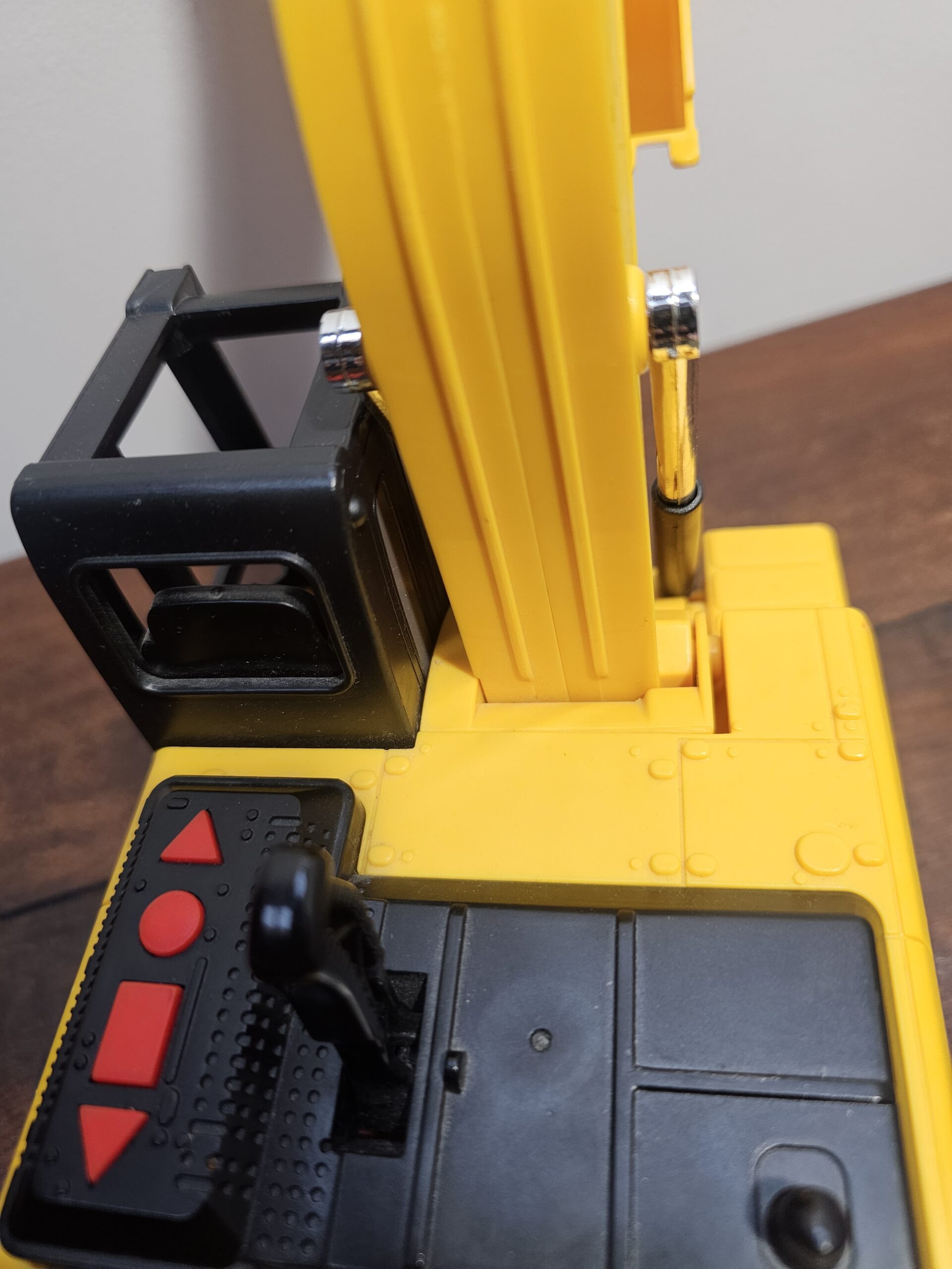 CAT Construction Toy Excavator - Realistic Yellow Digger - product image 5