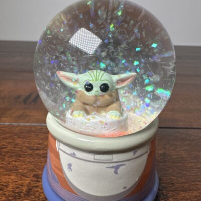 Star Wars Mandalorian The Child Snow Globe with Light Feature - product image 4