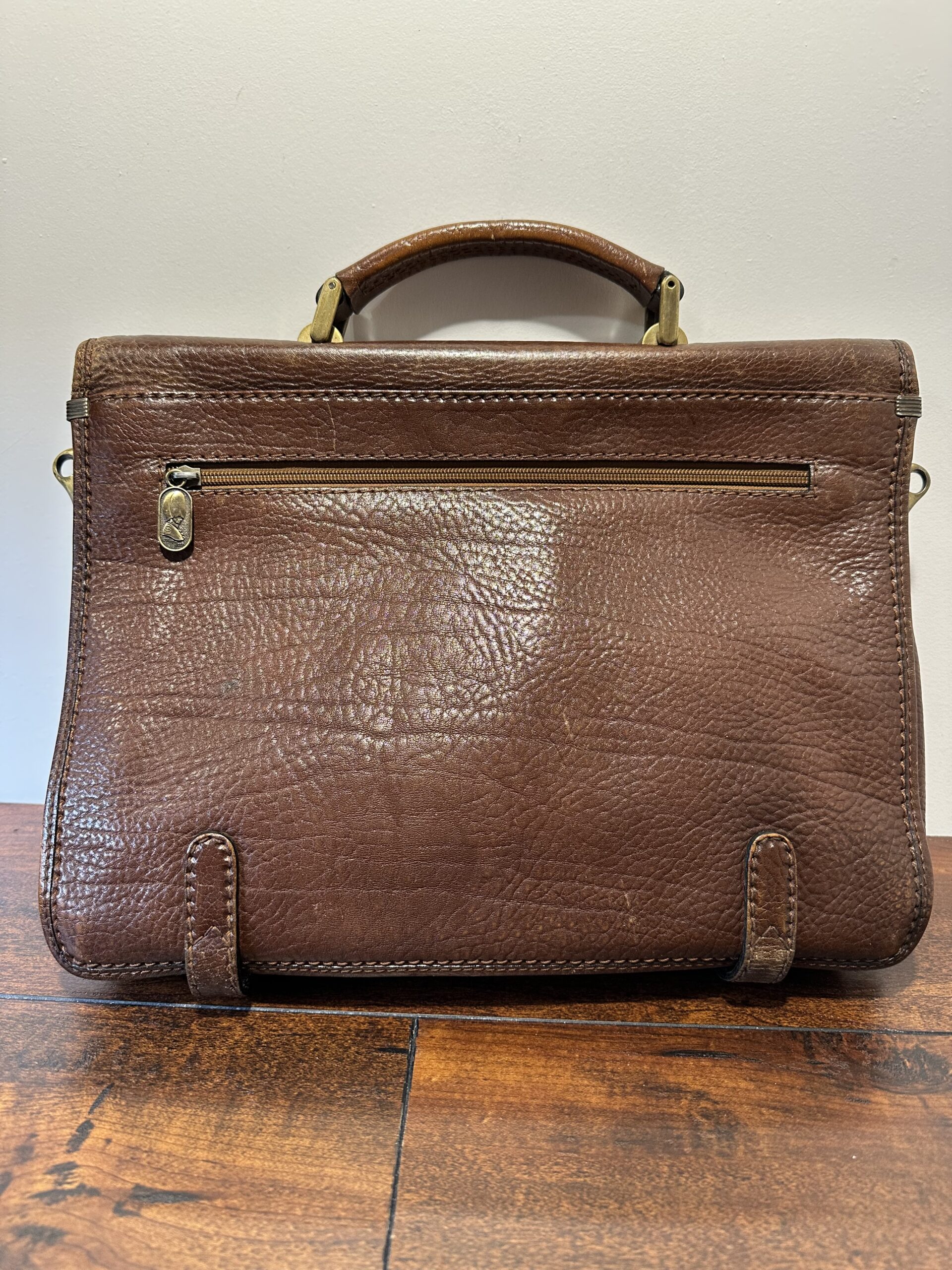 Saint Jack Brown Leather Briefcase with Brass Hardware - Image 2