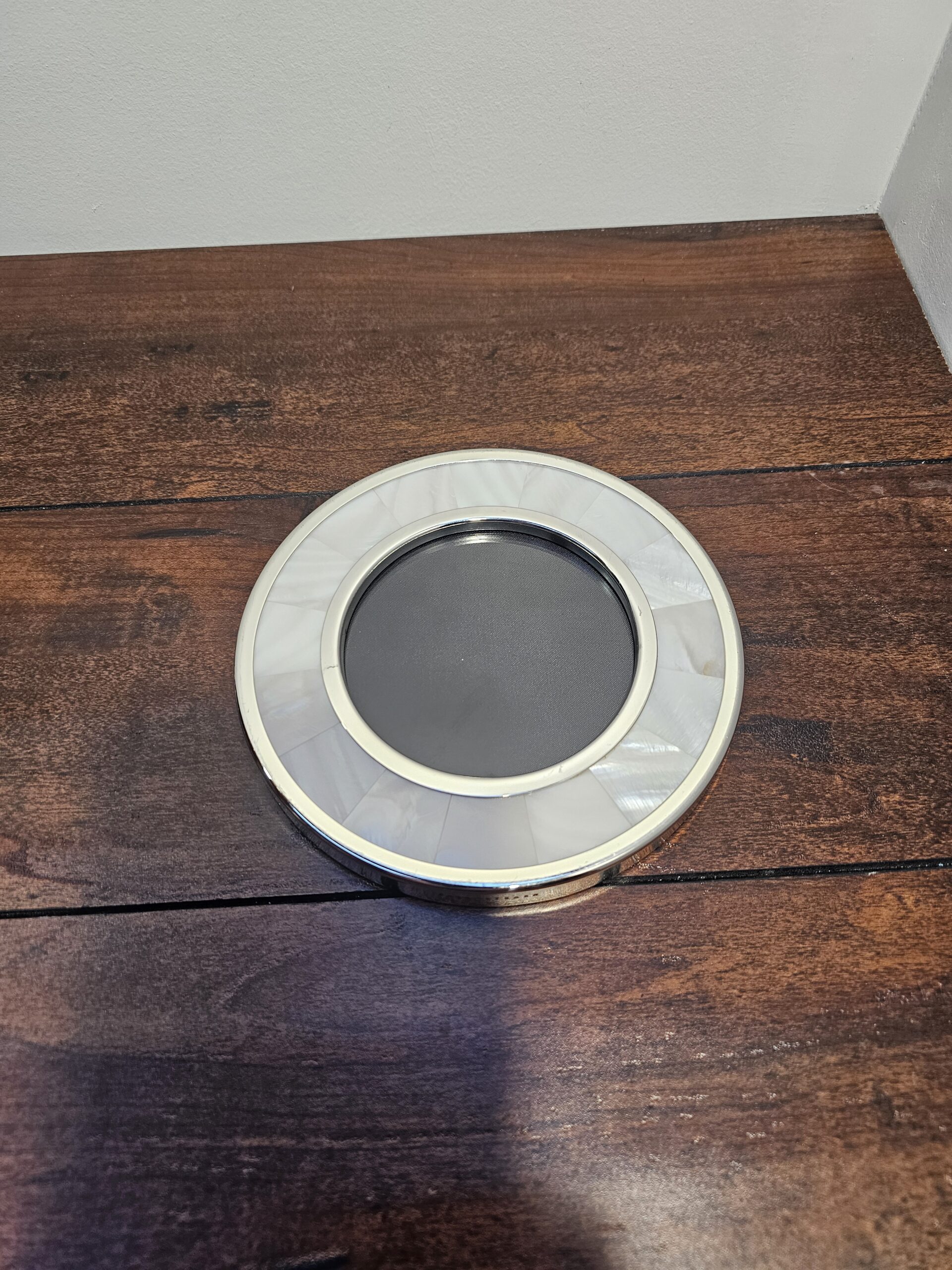 Pottery Barn Round Mother of Pearl Picture Frame - product image 3