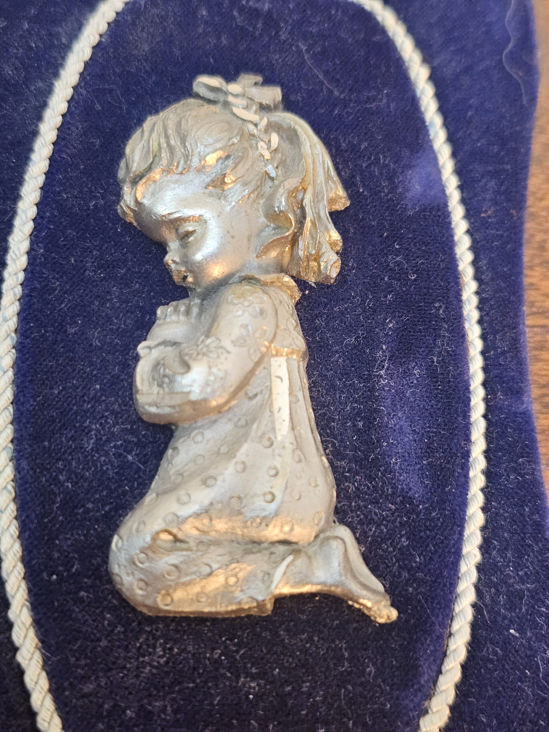 A.L. Pewter Praying Child Plaque on Velvet Frame - product image 3