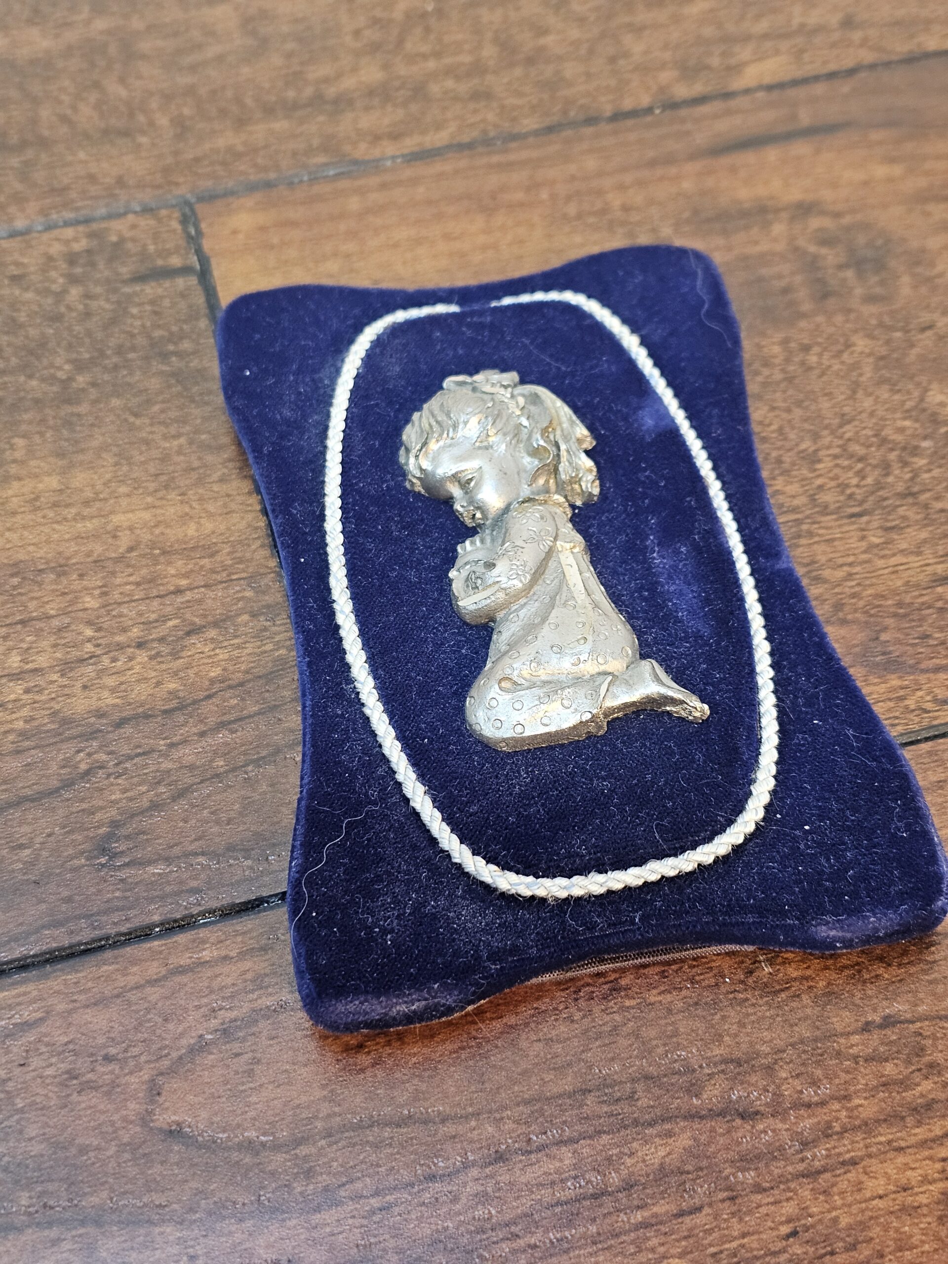 A.L. Pewter Praying Child Plaque on Velvet Frame - product image 4