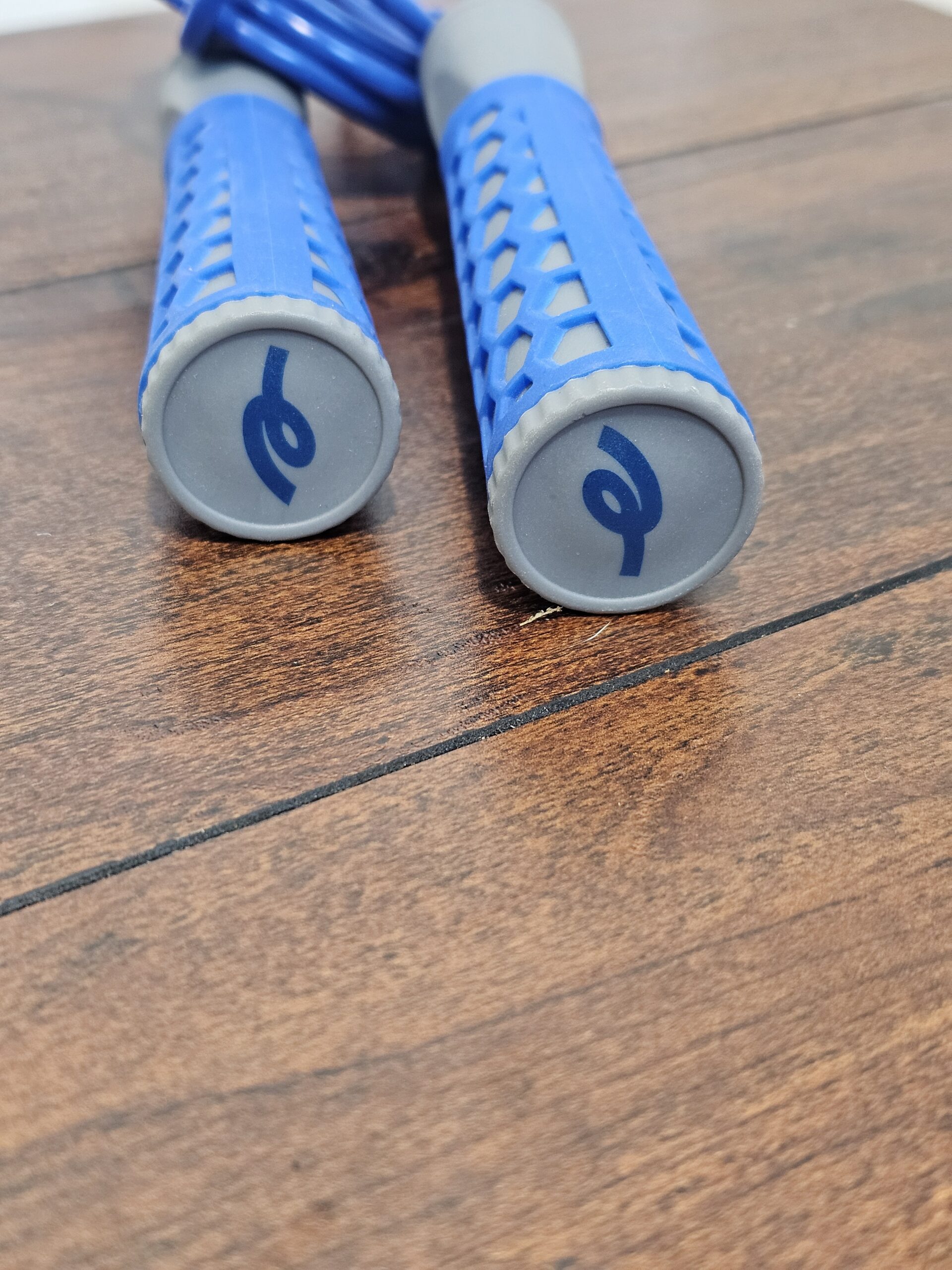 Unknown Brand Blue Jump Rope with Textured Handles - product image 3