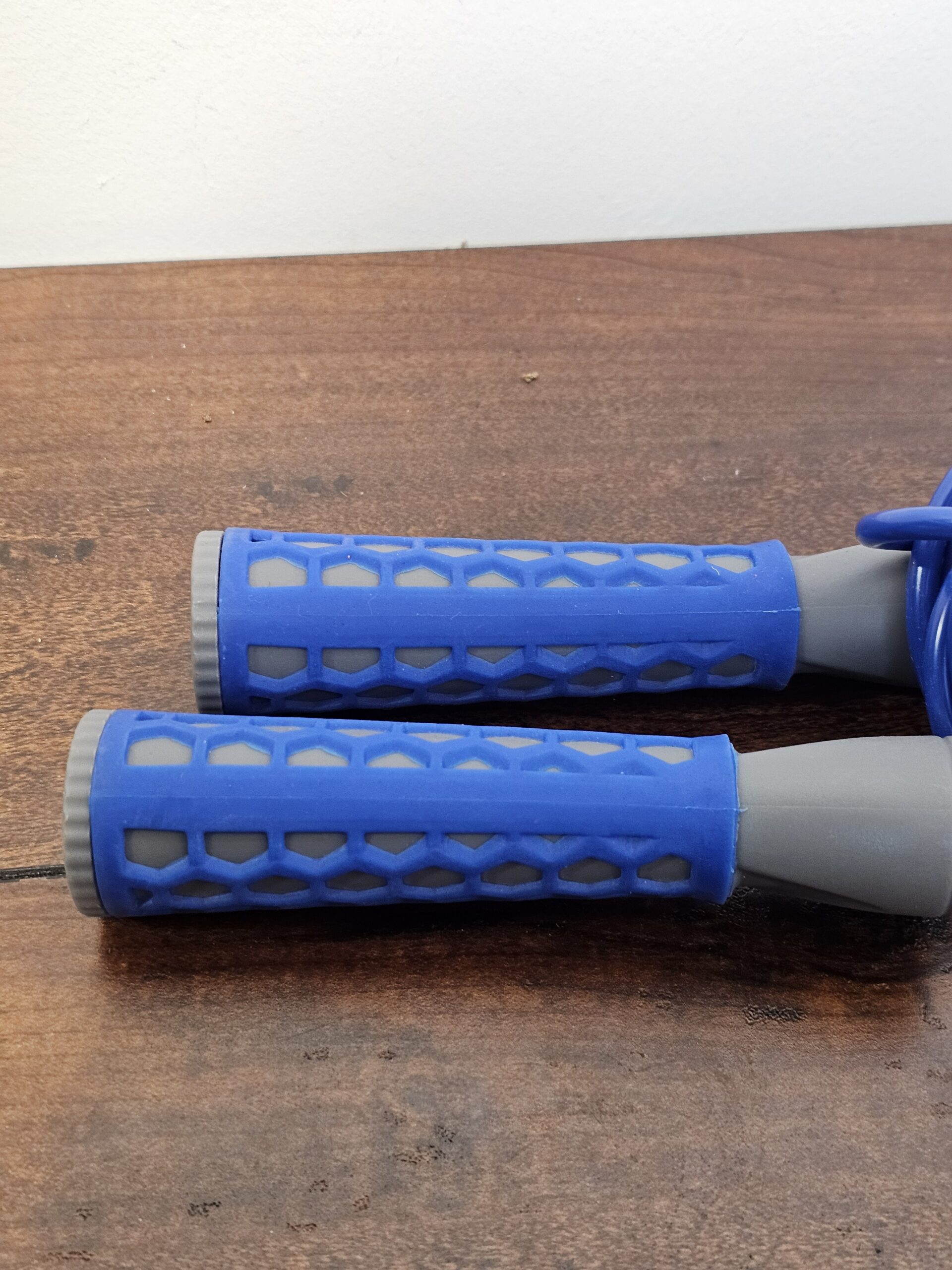 Unknown Brand Blue Jump Rope with Textured Handles - product image 4
