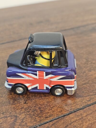 Universal Studios Minion Die-Cast Taxi with Union Jack - product image 1