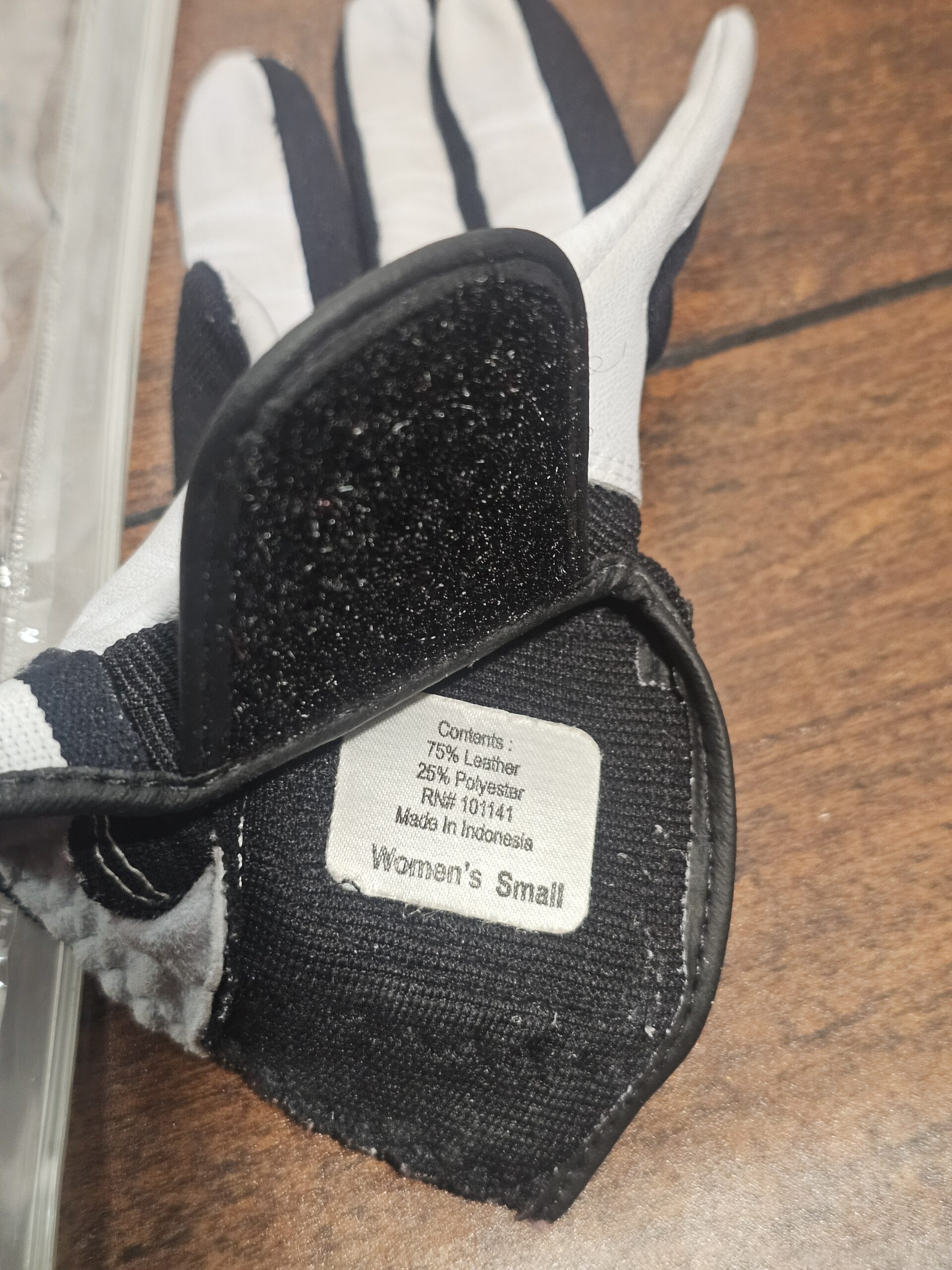 Olson Curling Supplies Tournament Gloves Women's Small - product image 5