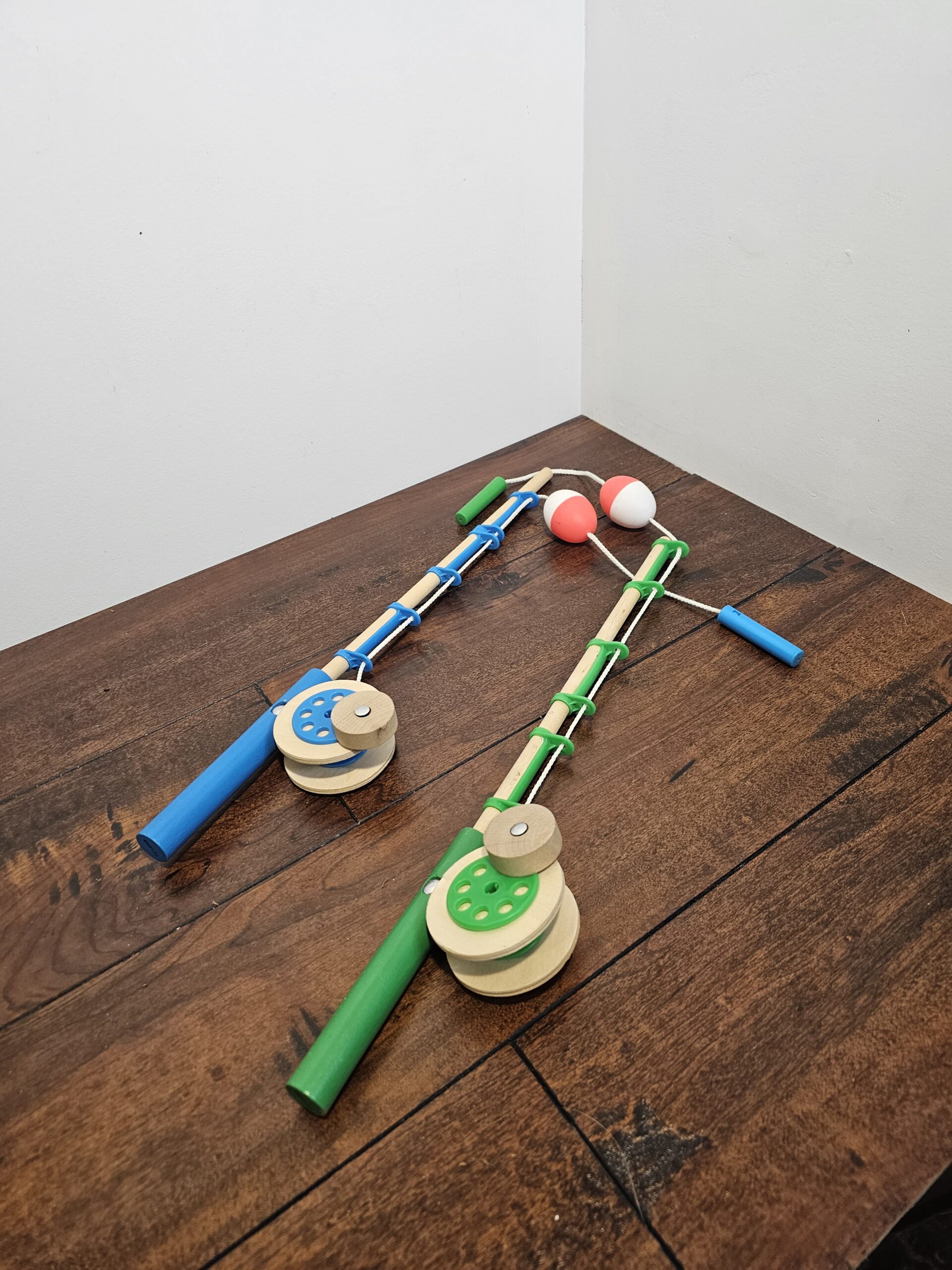 Melissa & Doug Wooden Fishing Rod Set with Bobbers - product image 1