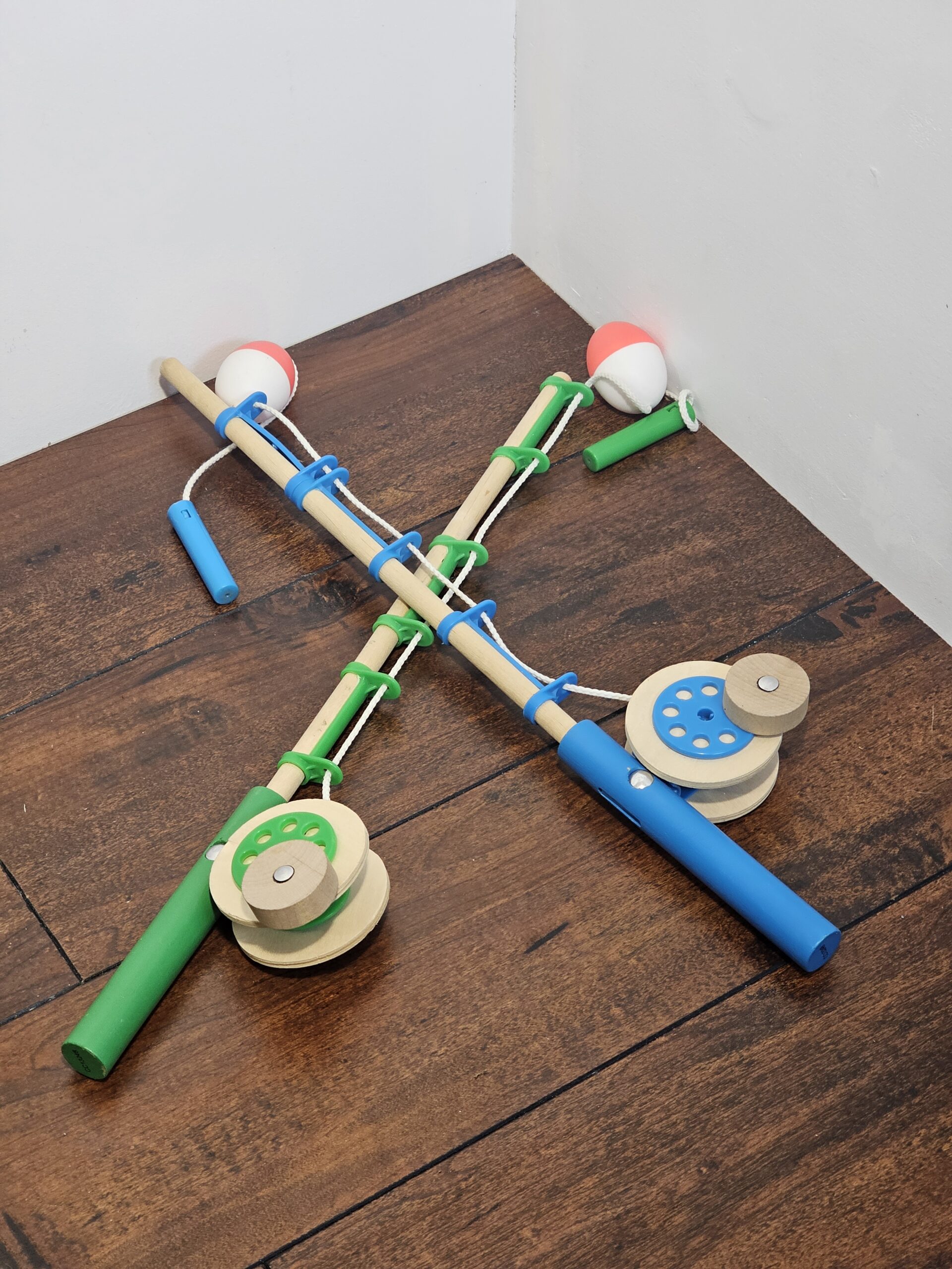 Melissa & Doug Wooden Fishing Rod Set with Bobbers - product image 5