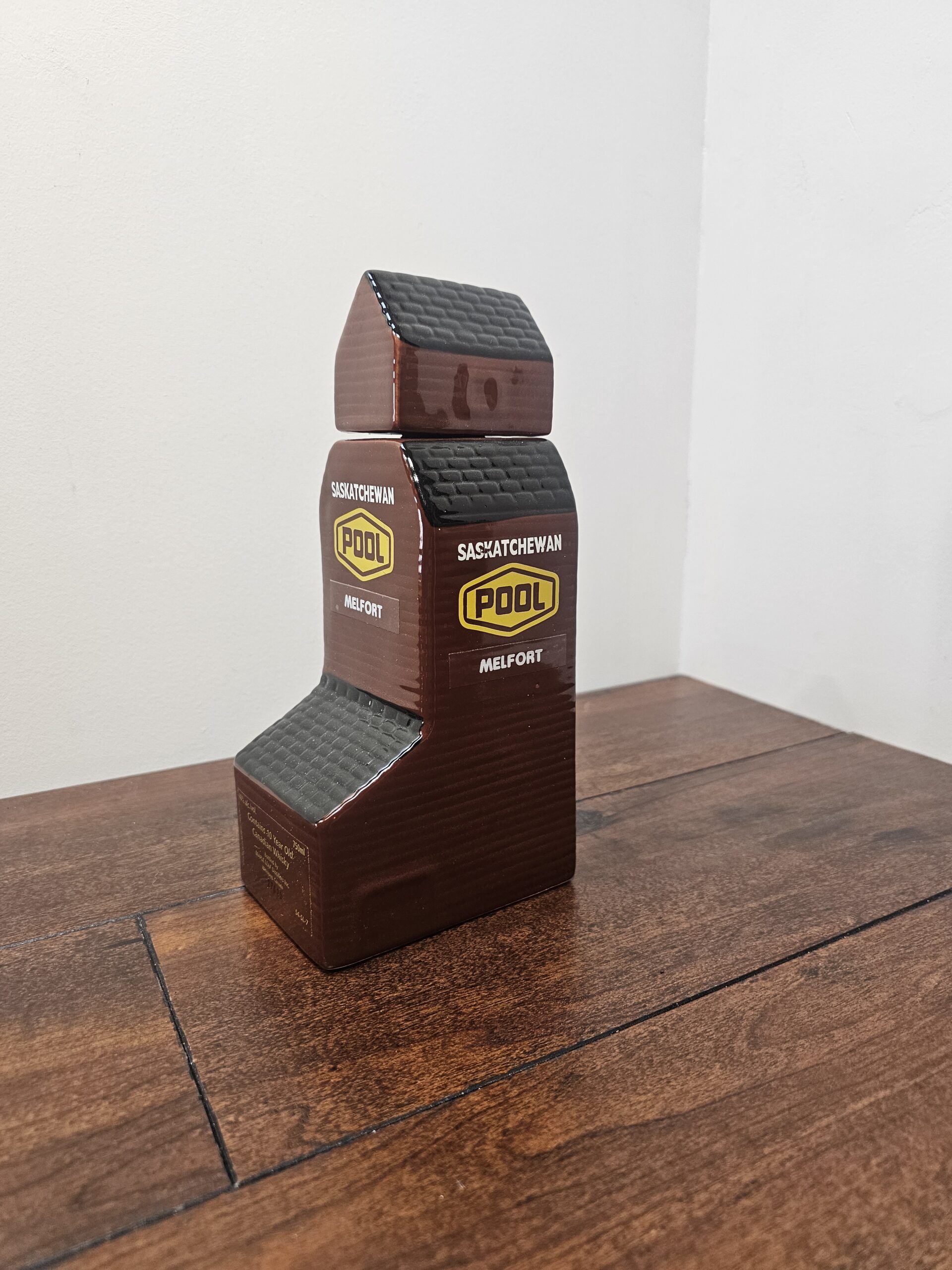 Maple Leaf Distillers Saskatchewan Pool Melfort Whisky Decanter - product image 3