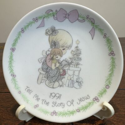Precious Moments 1991 Collectible Plate 'Tell Me The Story Of Jesus' - product image 1