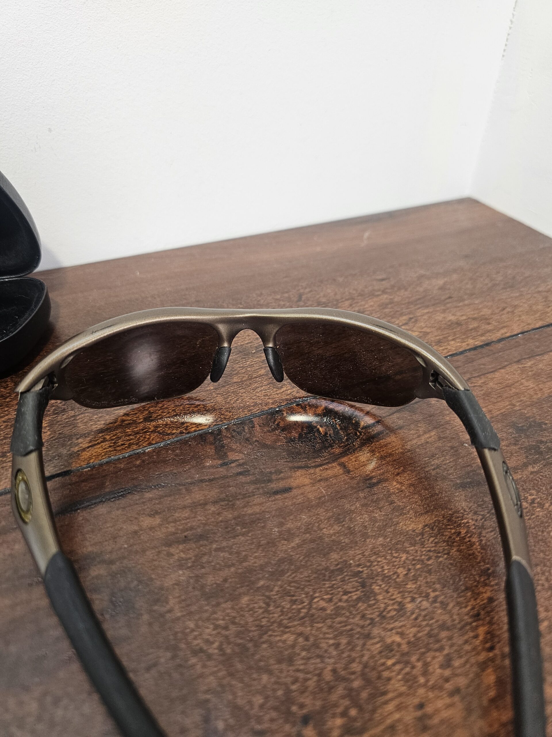 Oakley Metal Frame Sunglasses with Protective Case - product image 2