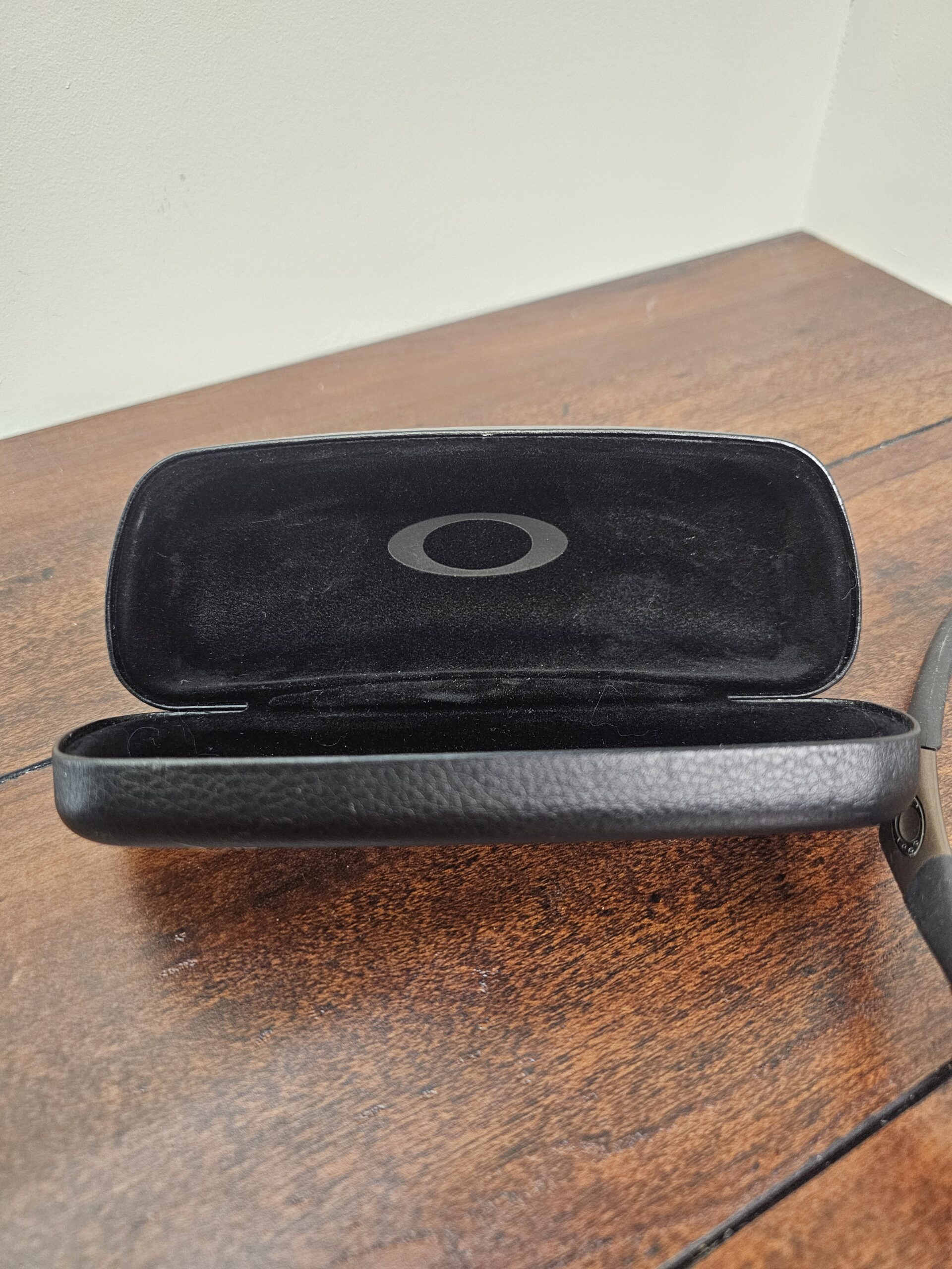 Oakley Metal Frame Sunglasses with Protective Case - product image 4