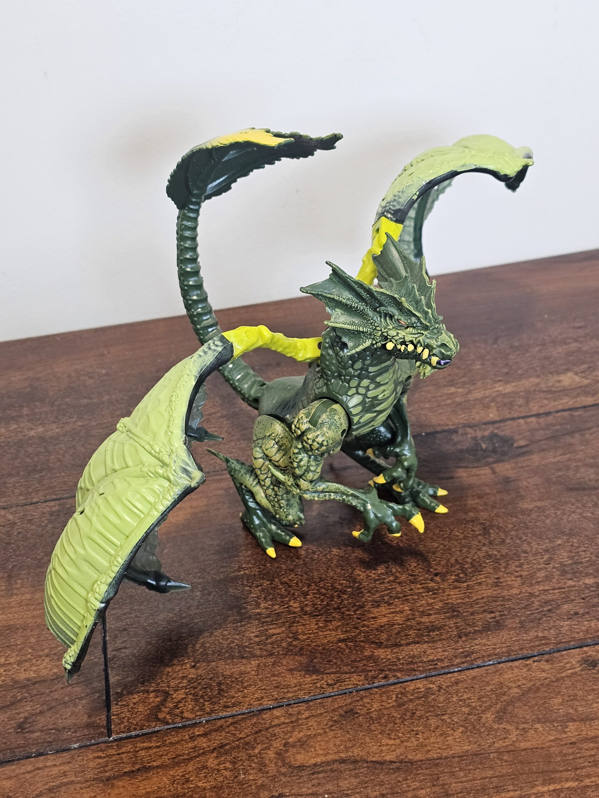 Unknown Brand Dragon Action Figure with Articulated Wings - product image 4