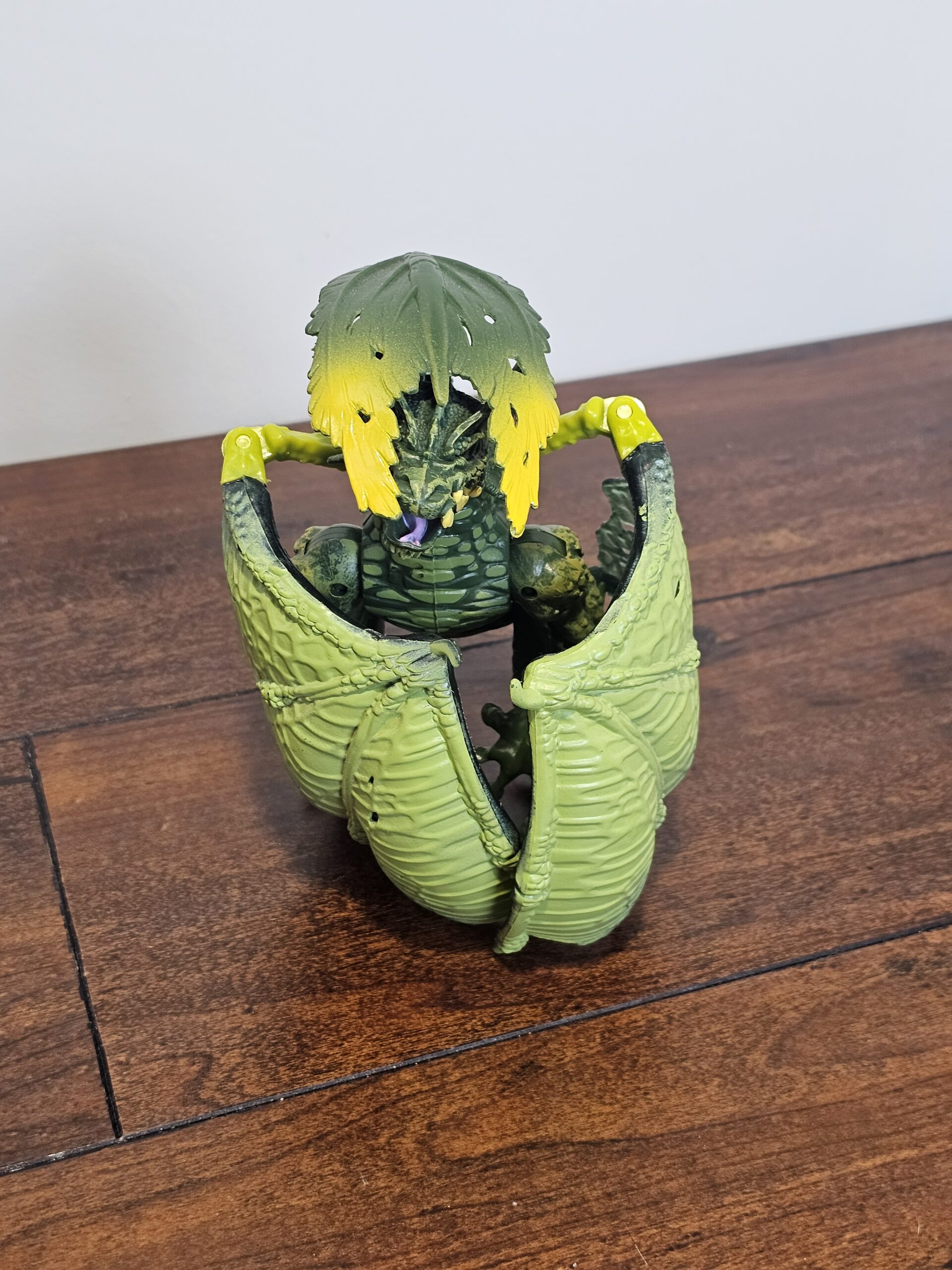 Unknown Brand Dragon Action Figure with Articulated Wings - product image 5