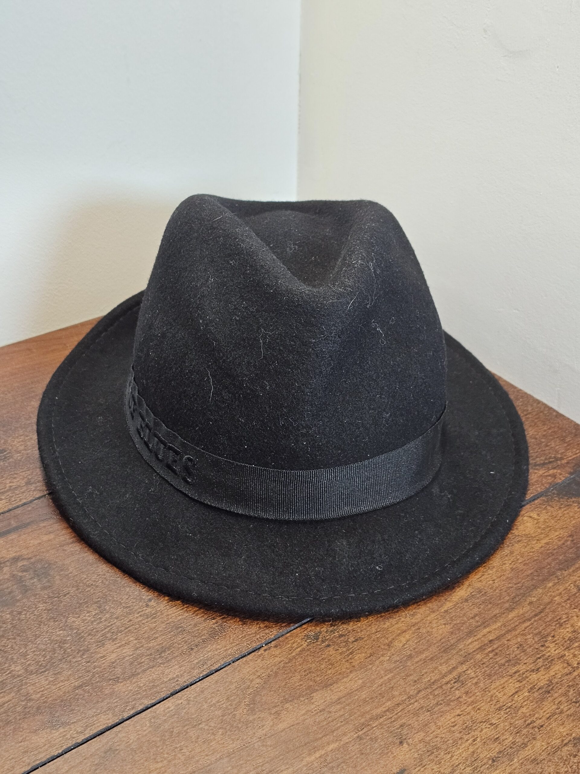 Dorfman Pacific DPC Black Fedora Hat with House of Blues Band - product image 3