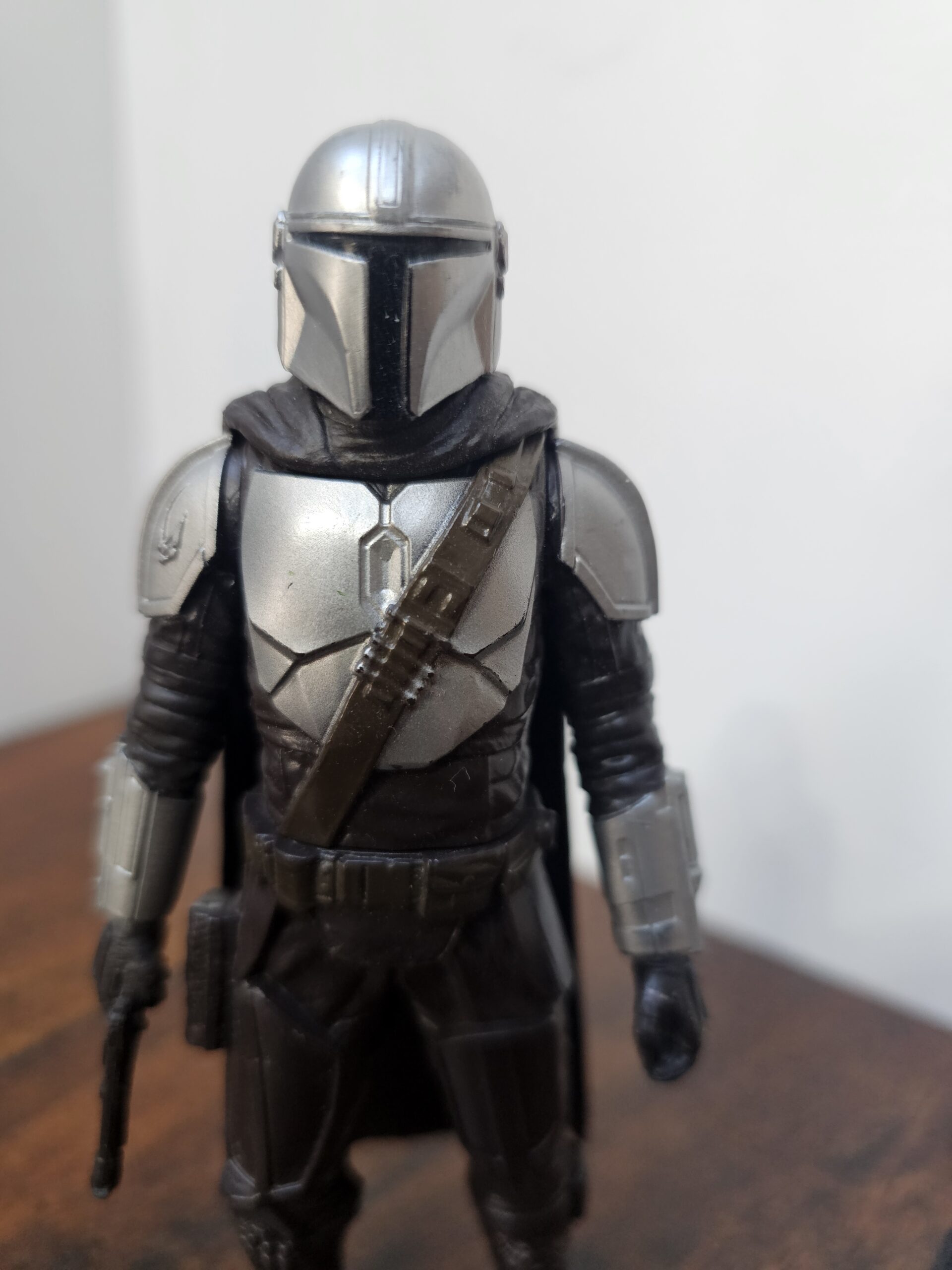 Star Wars The Mandalorian Action Figure with Blaster - product image 2