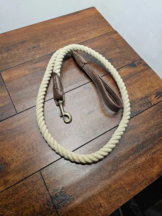 Beaver Canoe Dog Leash - product image 1