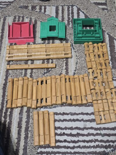 Lincoln Logs Building Set with Plastic Roofs and Doors - product image 1
