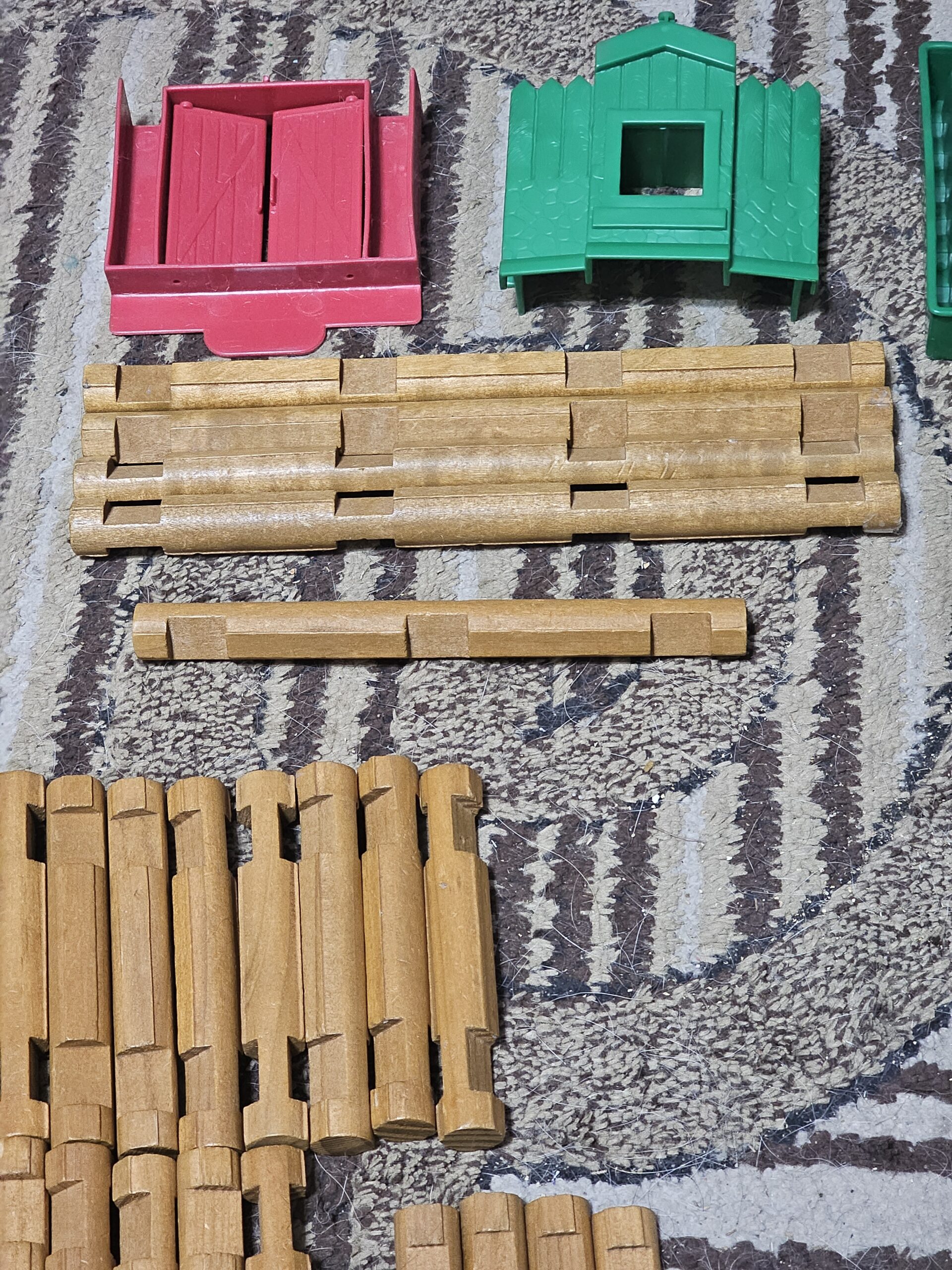 Lincoln Logs Building Set with Plastic Roofs and Doors - product image 3