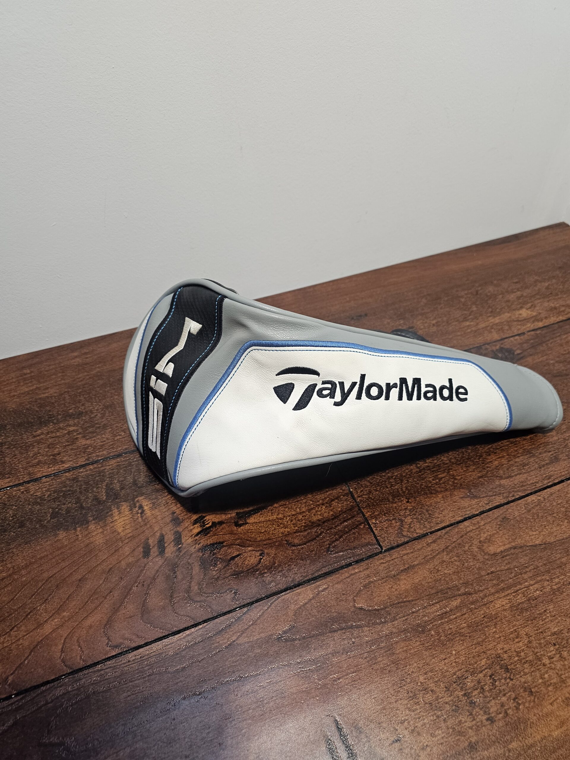 TaylorMade SIM Golf Club Headcover Black White Blue - product image 1