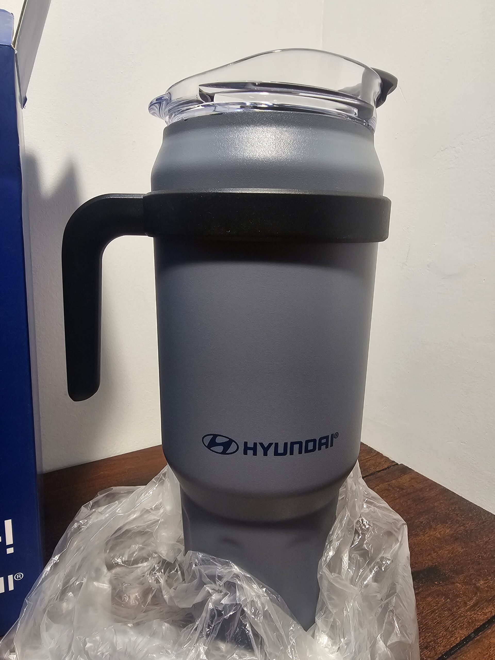 Hyundai Stainless Steel Cup 50oz with Dual Lid and Handle - product image 2