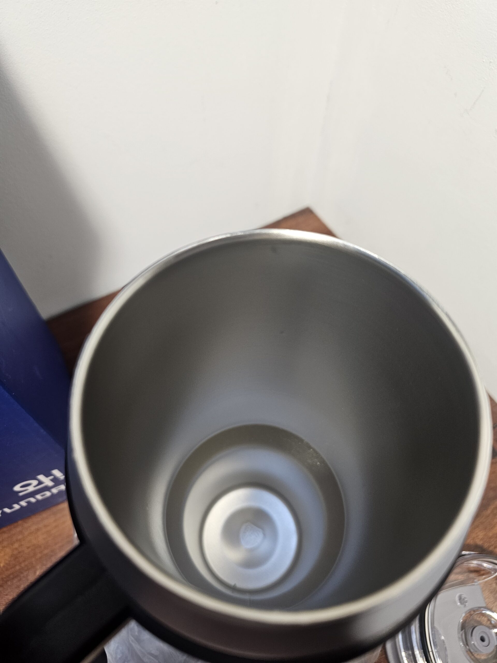 Hyundai Stainless Steel Cup 50oz with Dual Lid and Handle - product image 3