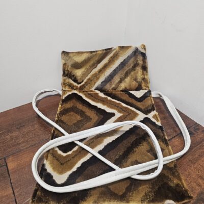 Retro Brown Geometric Pattern Velvet Crossbody Bag - product image 1