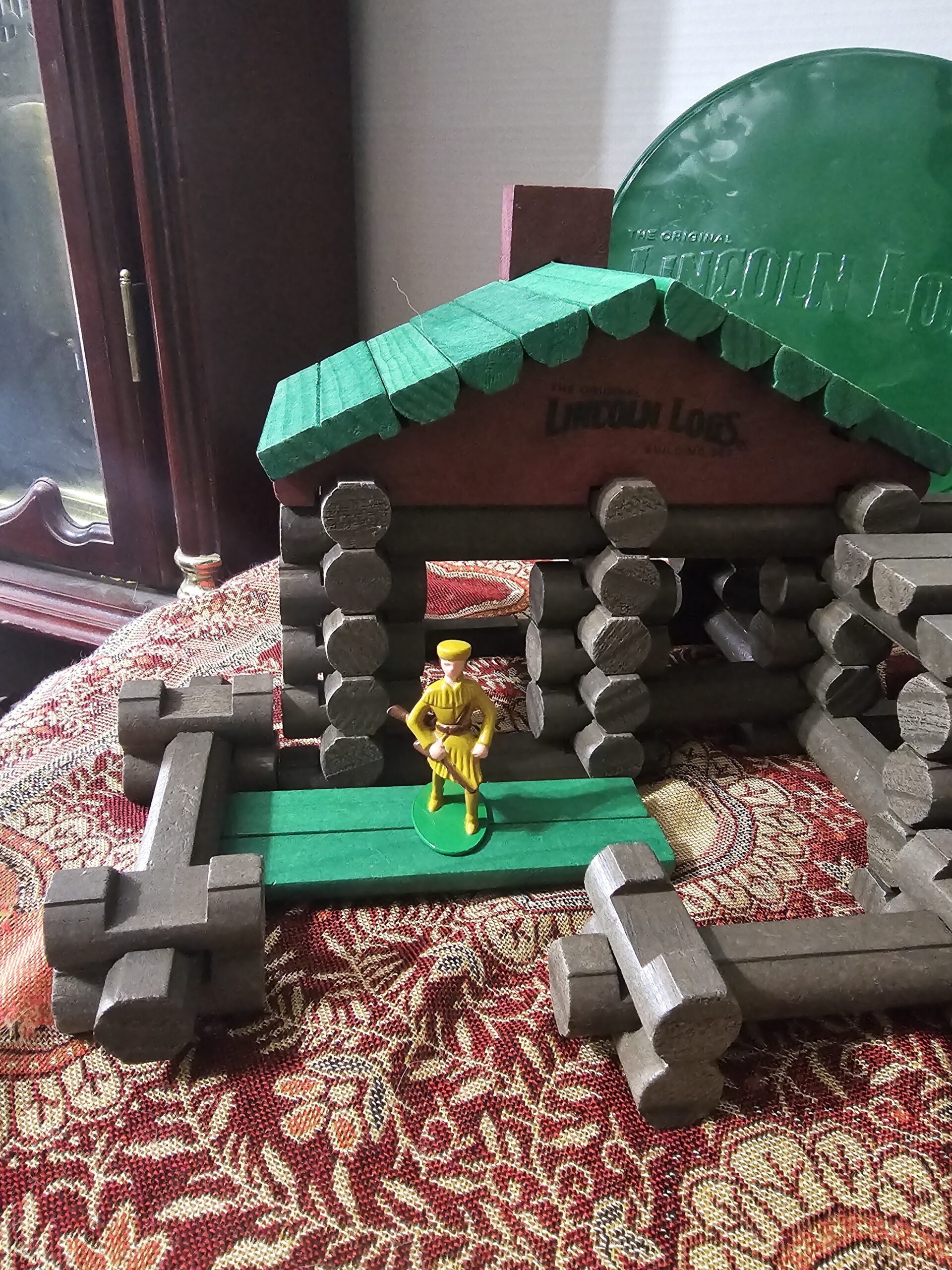 Lincoln Logs Classic Edition Frontier Cabin Building Set - product image 3