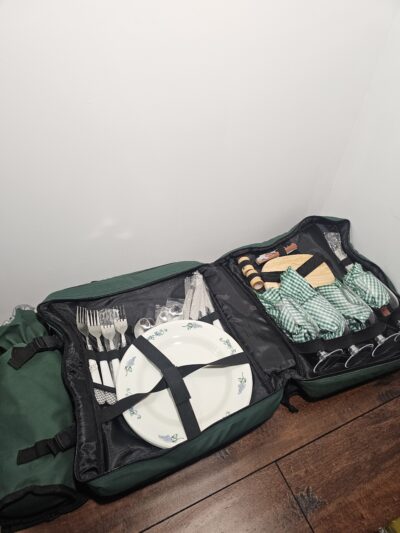 Green Picnic Backpack Set with Tableware and Accessories - product image 1