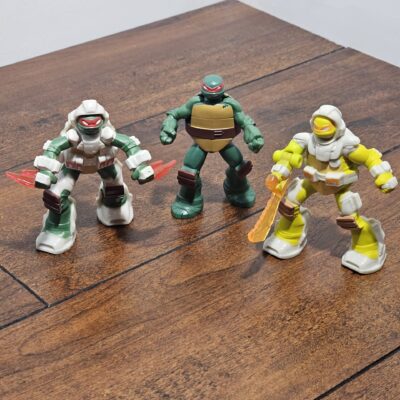 Teenage Mutant Ninja Turtles Action Figure Set with Weapons - product image 1