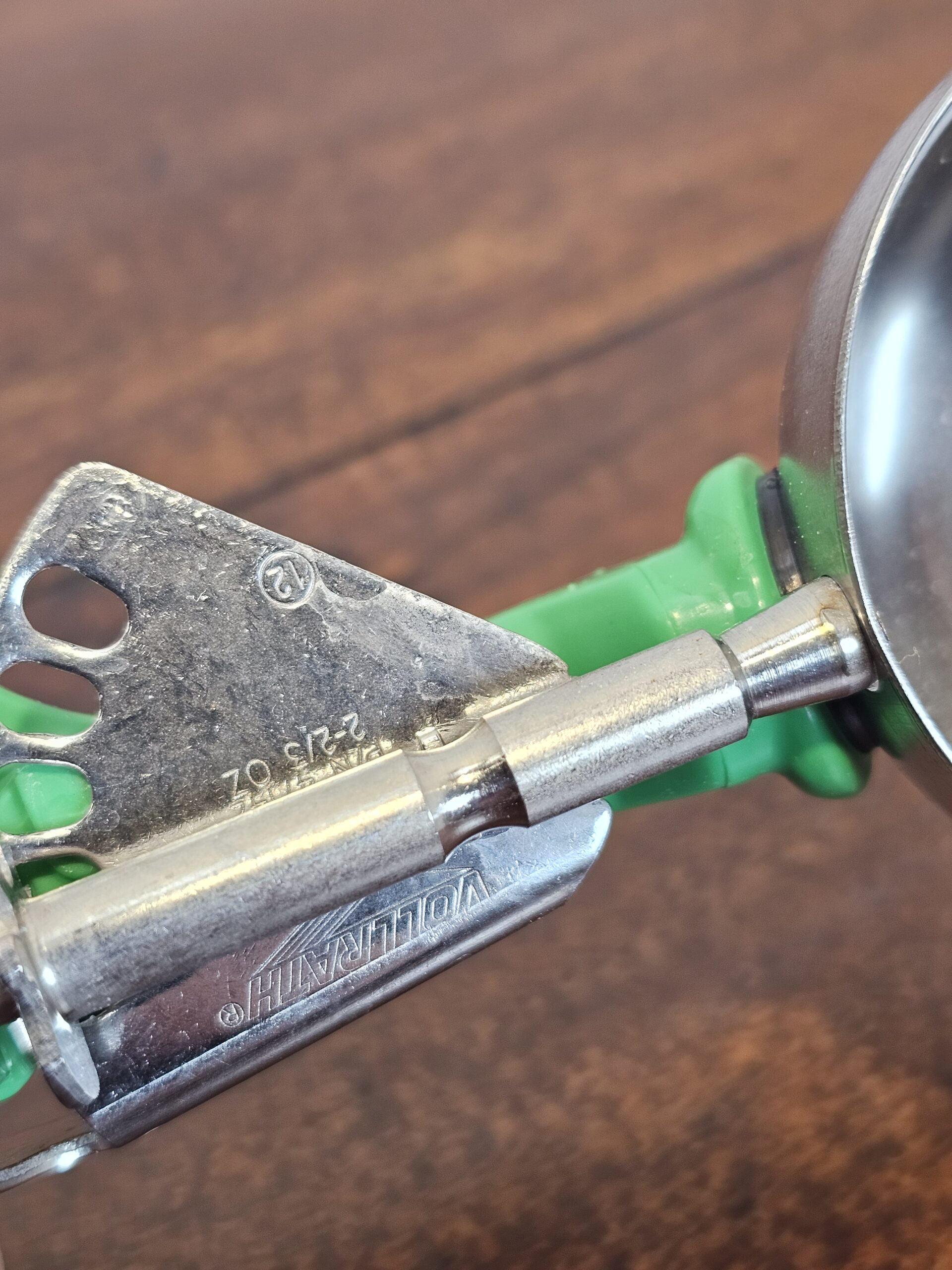 Vollrath Stainless Steel Ice Cream Scoop Green Handle - product image 4